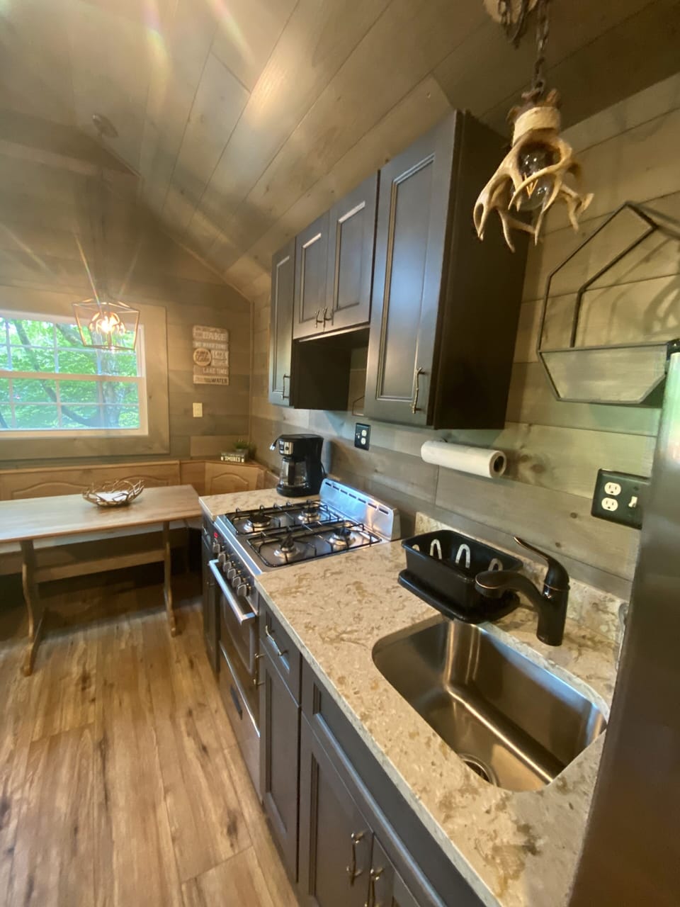 Fully equipped, modern kitchen. 