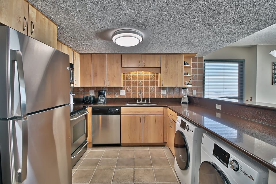 Kitchen / Laundry Amenities