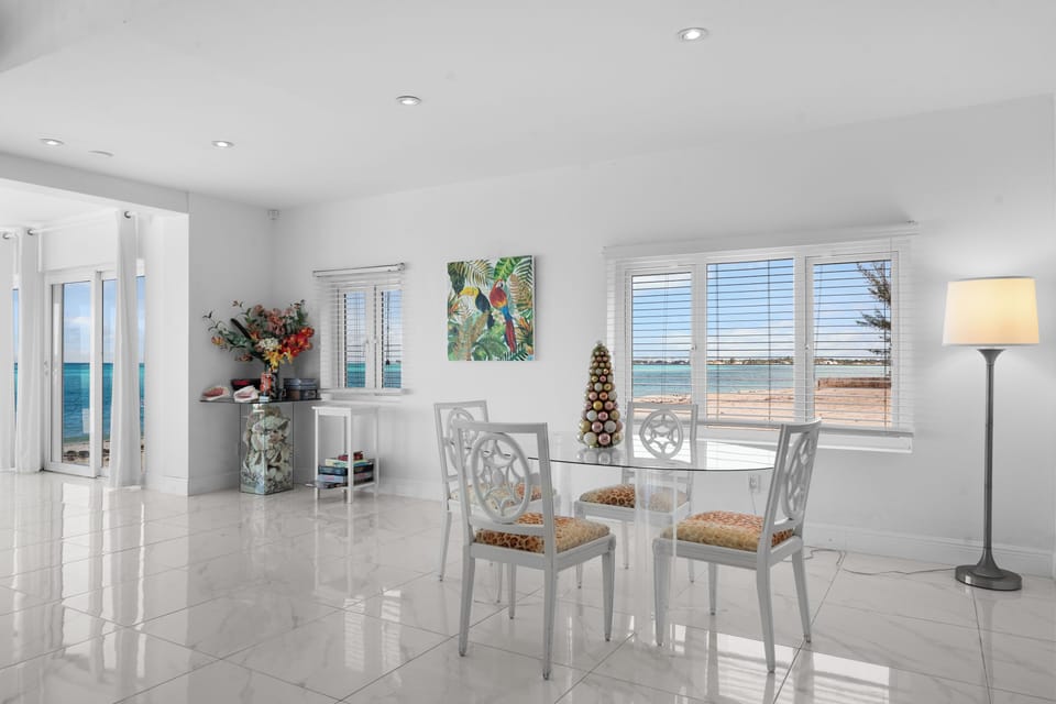 Dining area 2