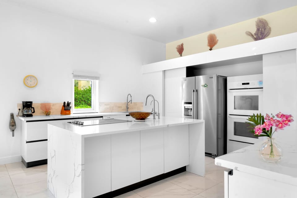 Kitchen (ground floor)