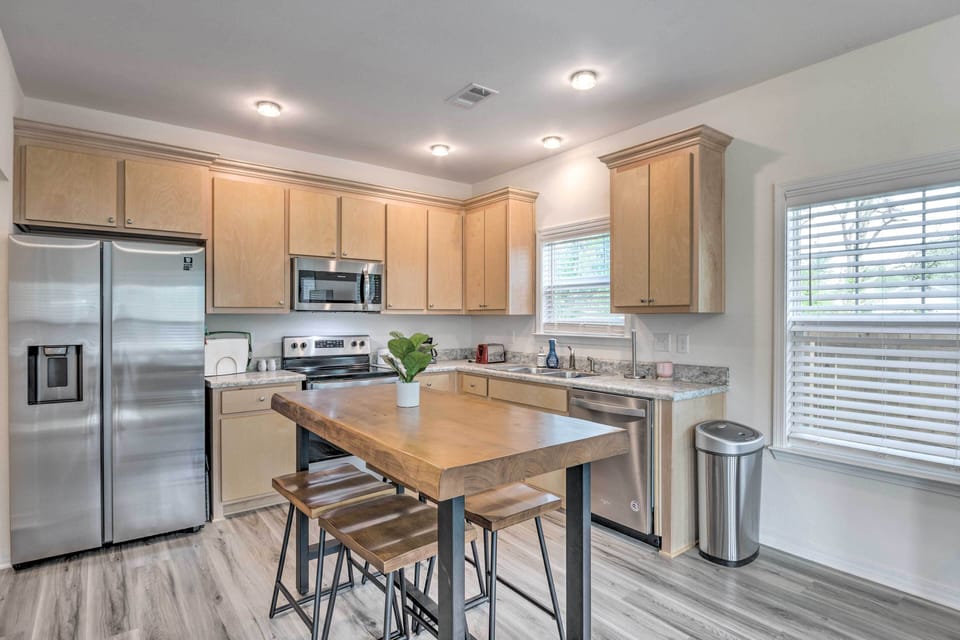 Fully Equipped Kitchen | 1st Floor | Dishware & Flatware