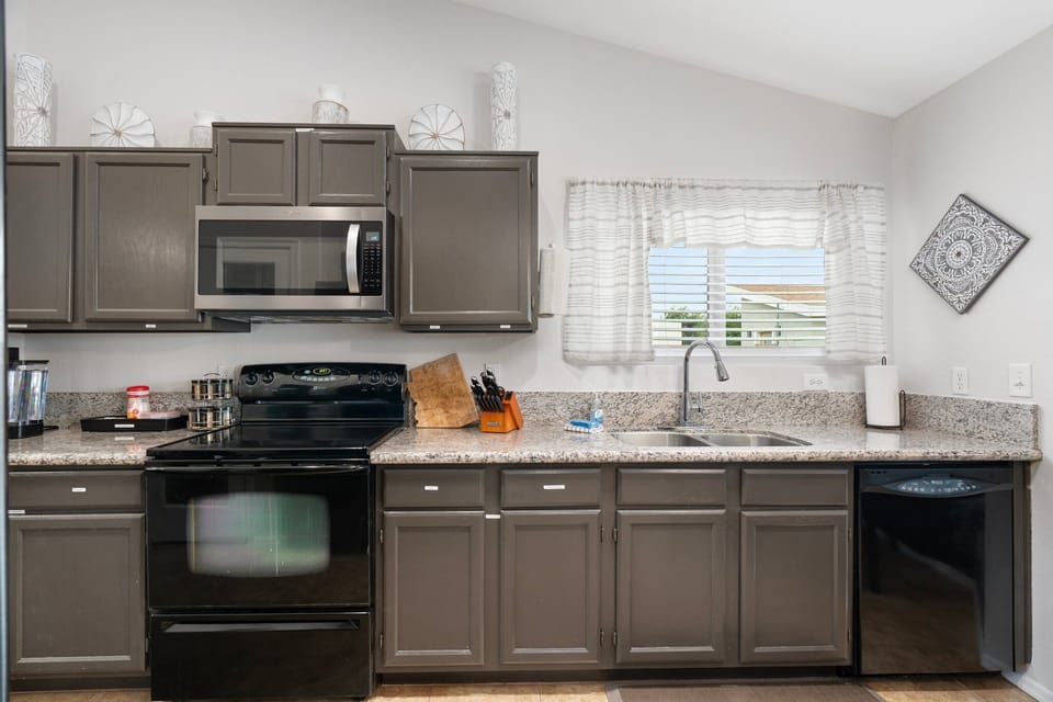 Fully stocked kitchen to cook at home