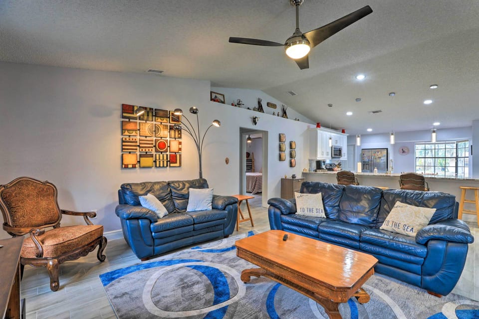 Living Room | Keyless Entry | Open-Concept Layout