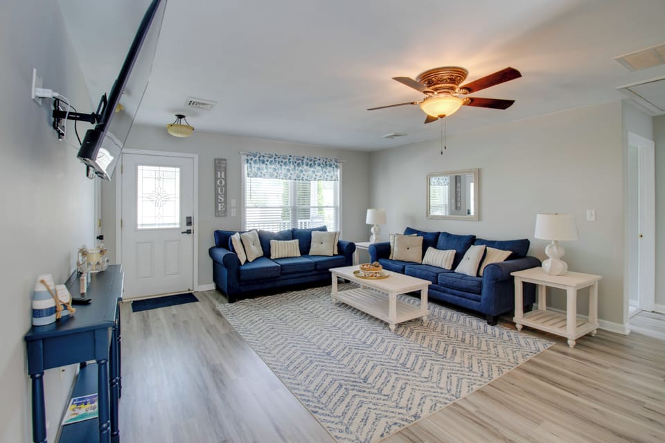 Somers Point Vacation Rental | 3BR | 2BA | 1,242 Sq Ft | 5 Steps to Enter