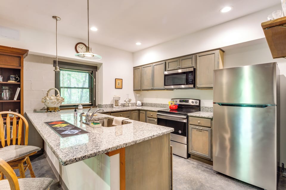 Kitchen | Drip Coffee Maker | Dishwasher | Cooking Utensils