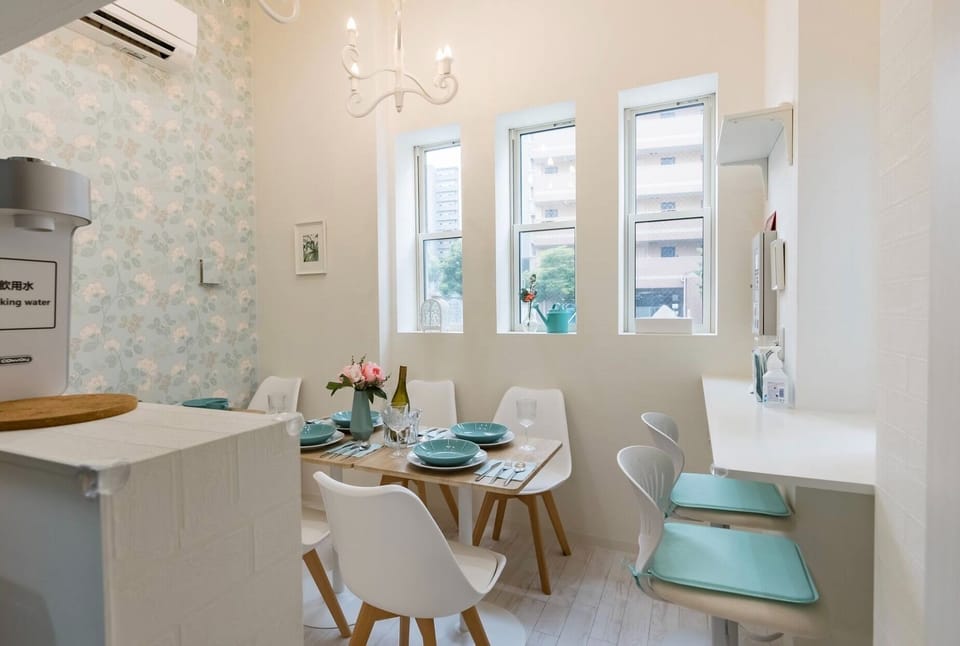 Example of using a dining kitchen in a common space