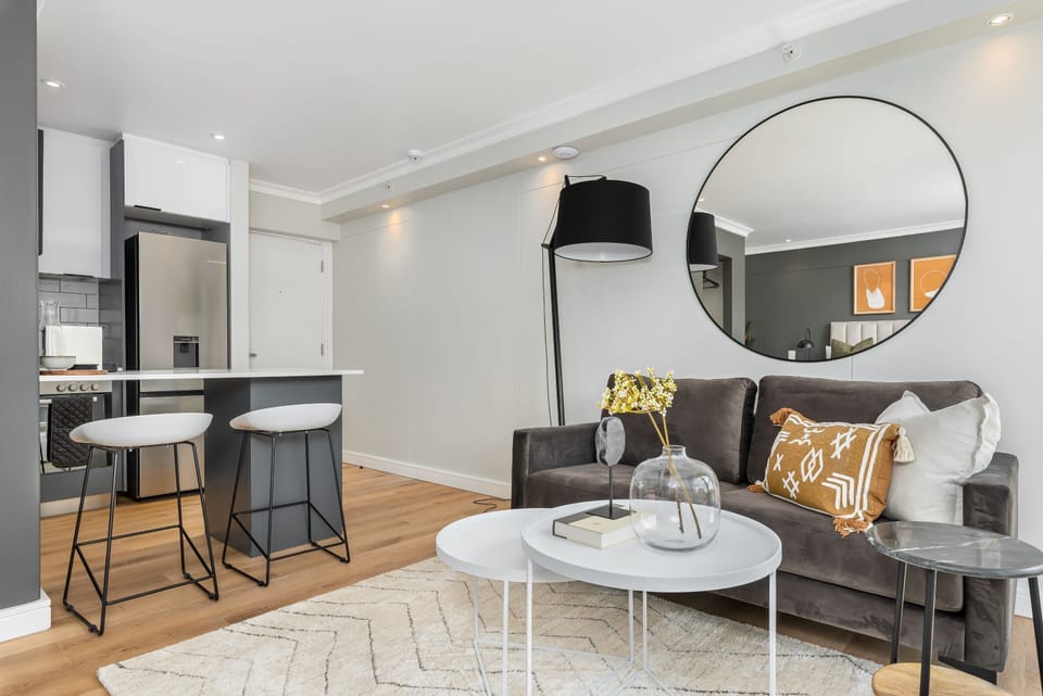 Point Break | Studio | City and Hillside Views Apartment in Cape Town