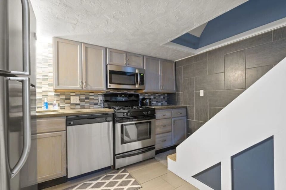Fully equipped kitchen stocked with all your cooking necessities!