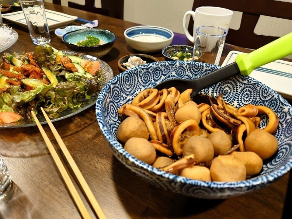 The squid caught in the morning is also served with taro!
