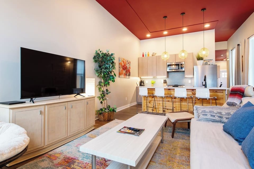 Living/dining area