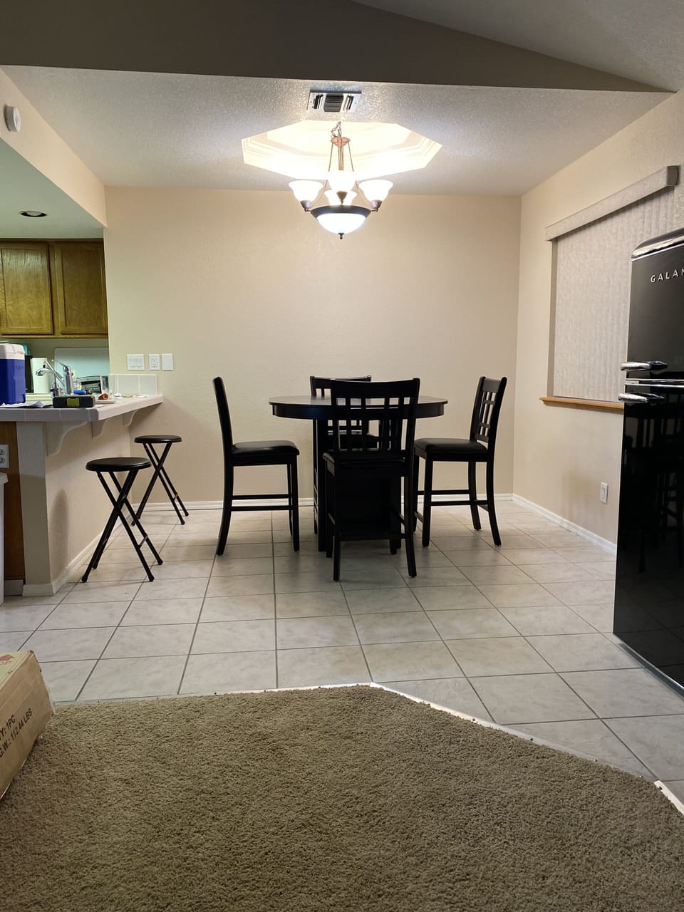 dining area, have 6 counter height chairs now, 2 at counter, 4 at table.