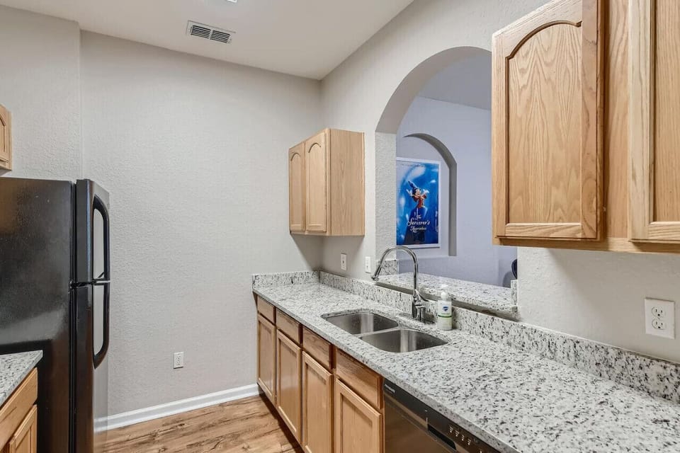 Fully equipped kitchen with all the essentials.