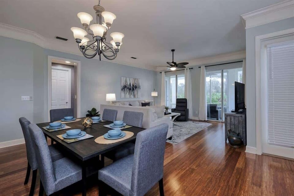 007 104A 200 Peninsula Blvd 10522