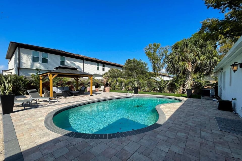 Freshwater Super Fun Swimming Pool!!