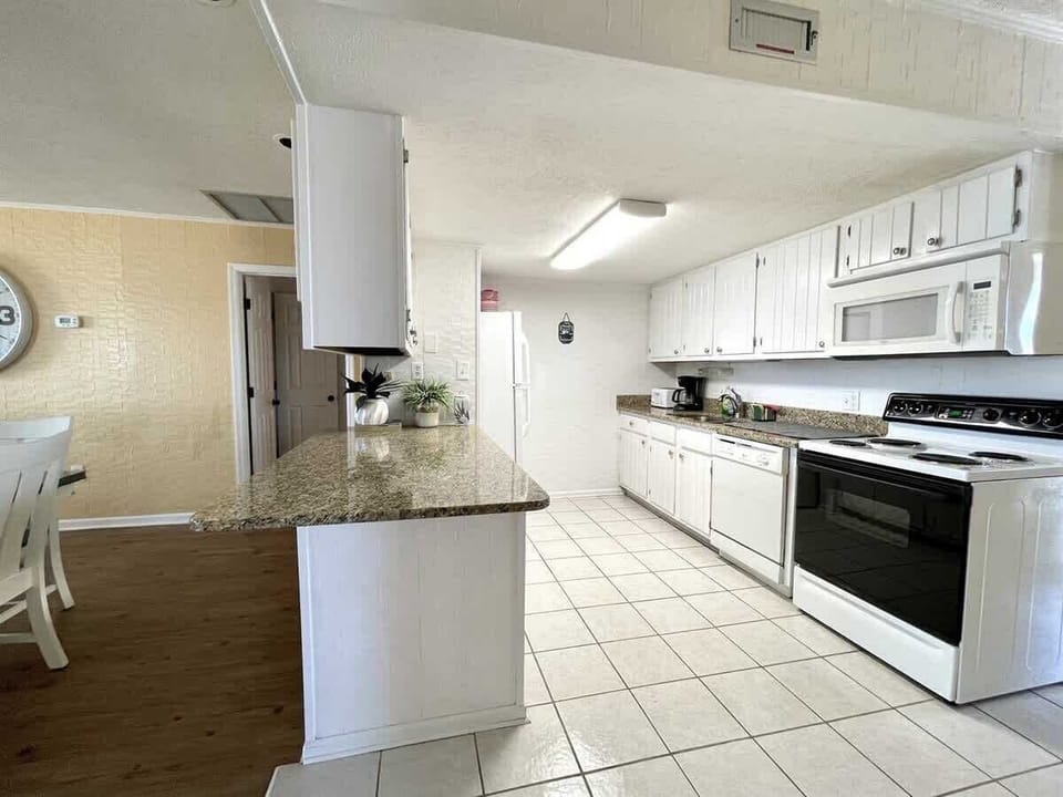 Whether it’s pizza night or pancakes, this space makes every meal better.

