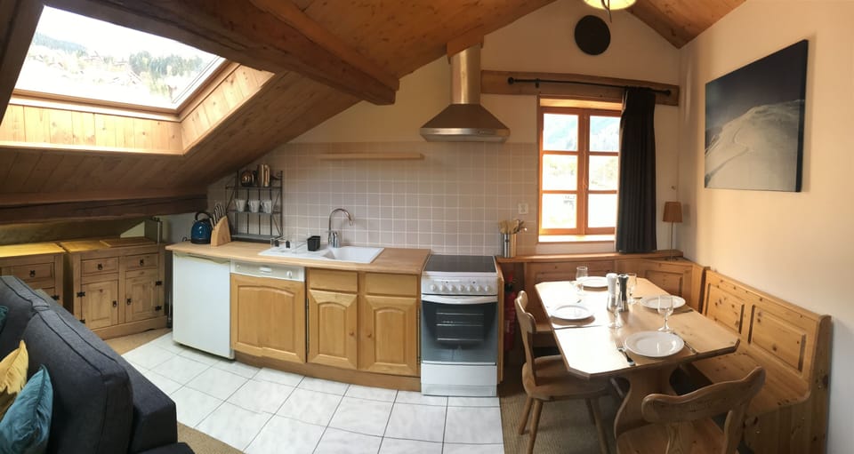 Kitchen with dishwasher