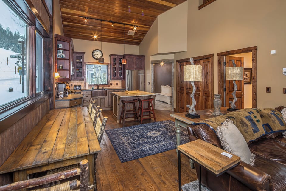 Open concept living is perfect for entertaining | Main Level