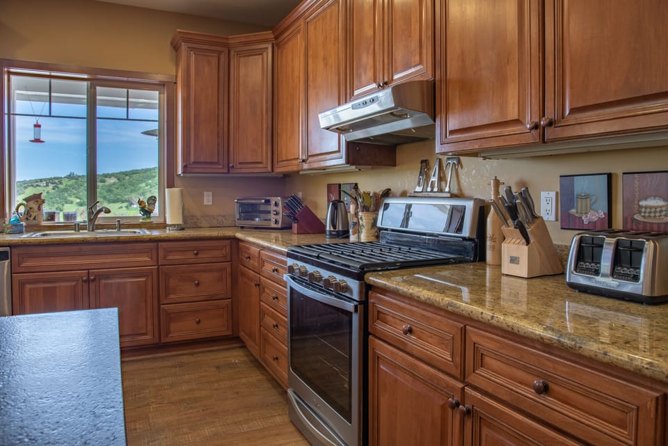 Kitchen - Cook a Gourmet Meal with Friends.