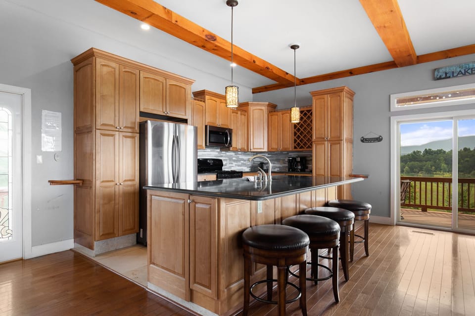 Kitchen -Breakfast Bar