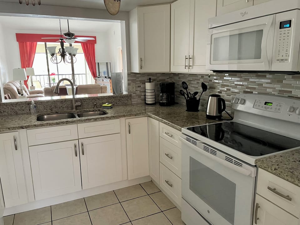 Kitchen (3)