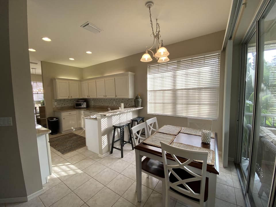 Eat-in Kitchen with granite countertops