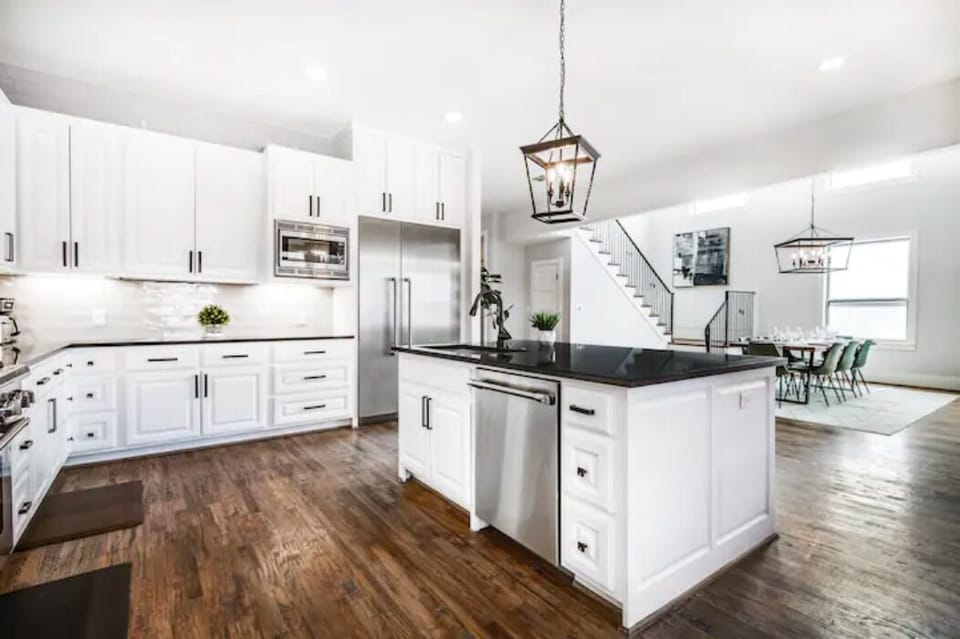 Spacious kitchen 