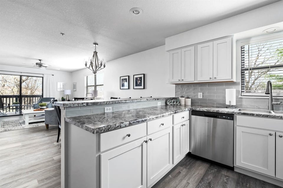 Kitchen with peninsula.