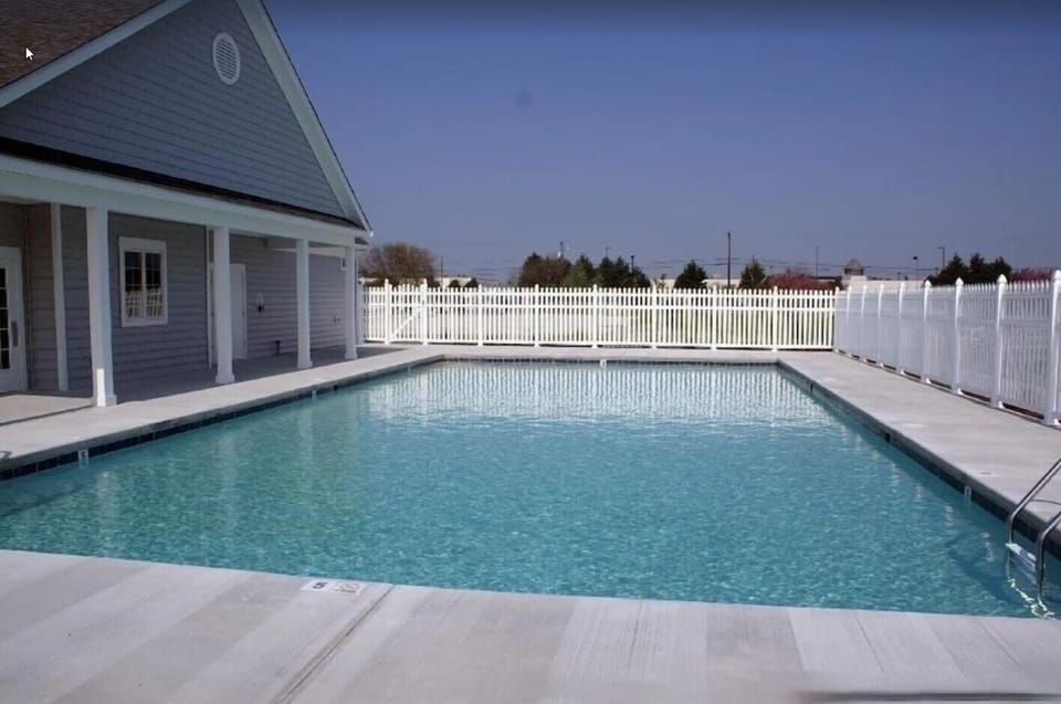 Less than 1 block away is the community center with summer pool and workout room