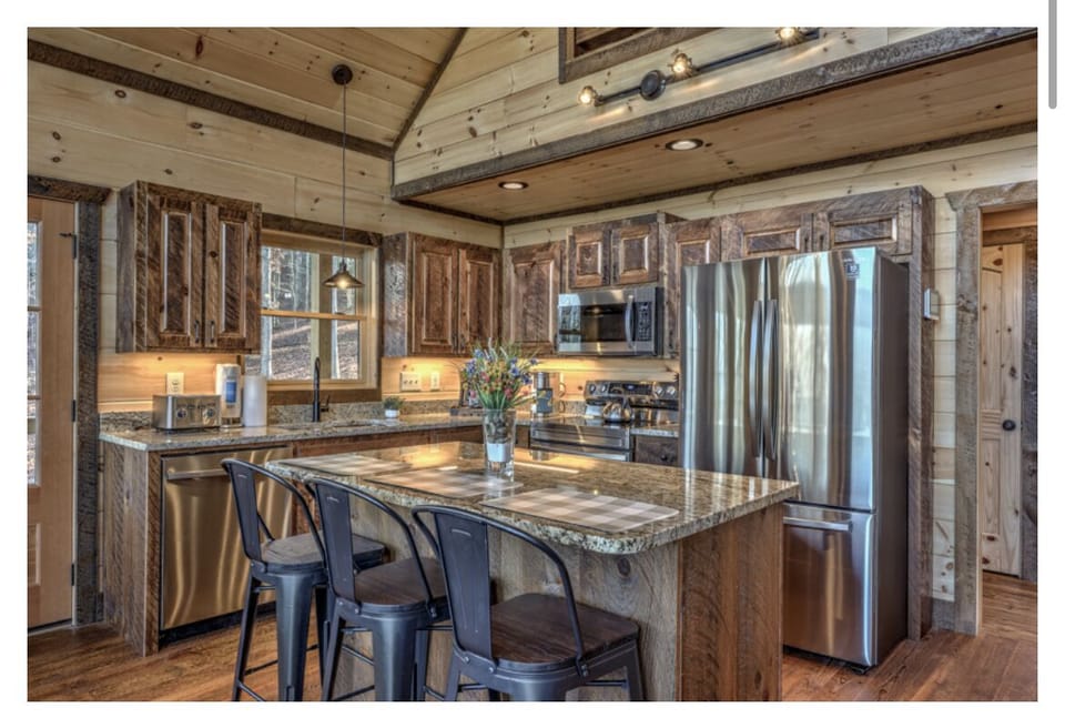 Full equipped kitchen, built 2021
