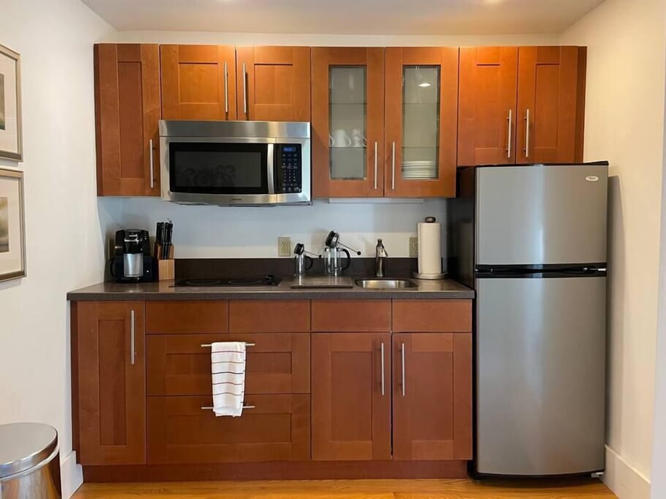 Kitchenette, stocked with basic essentials