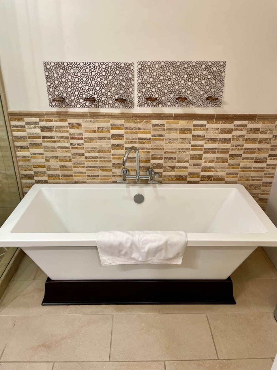 6' soaking tub