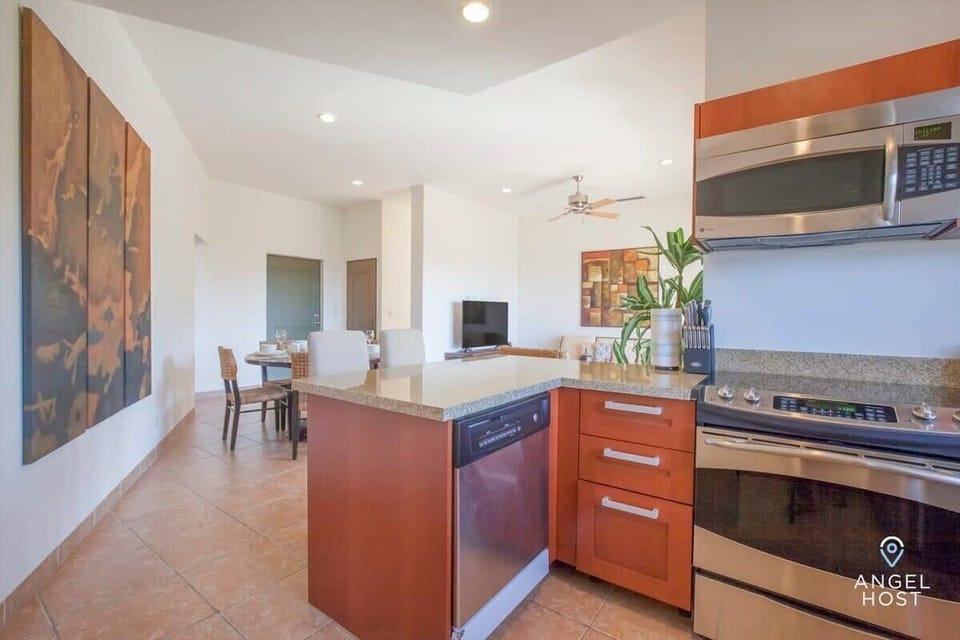 The open plan layout allows everyone, even the cook to get in on the laughs!