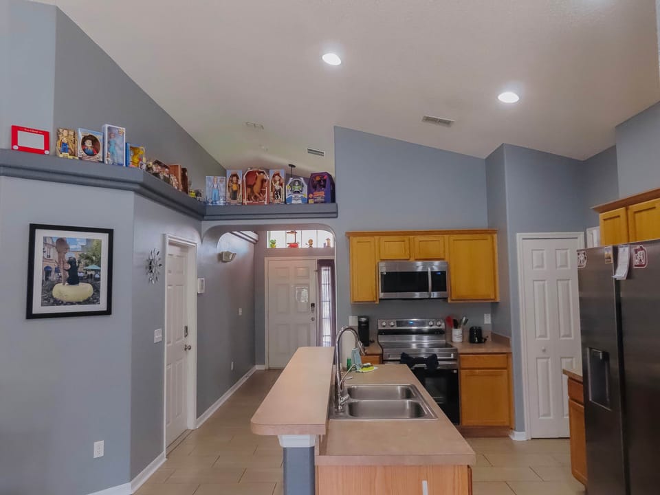 KITCHEN / DINNING