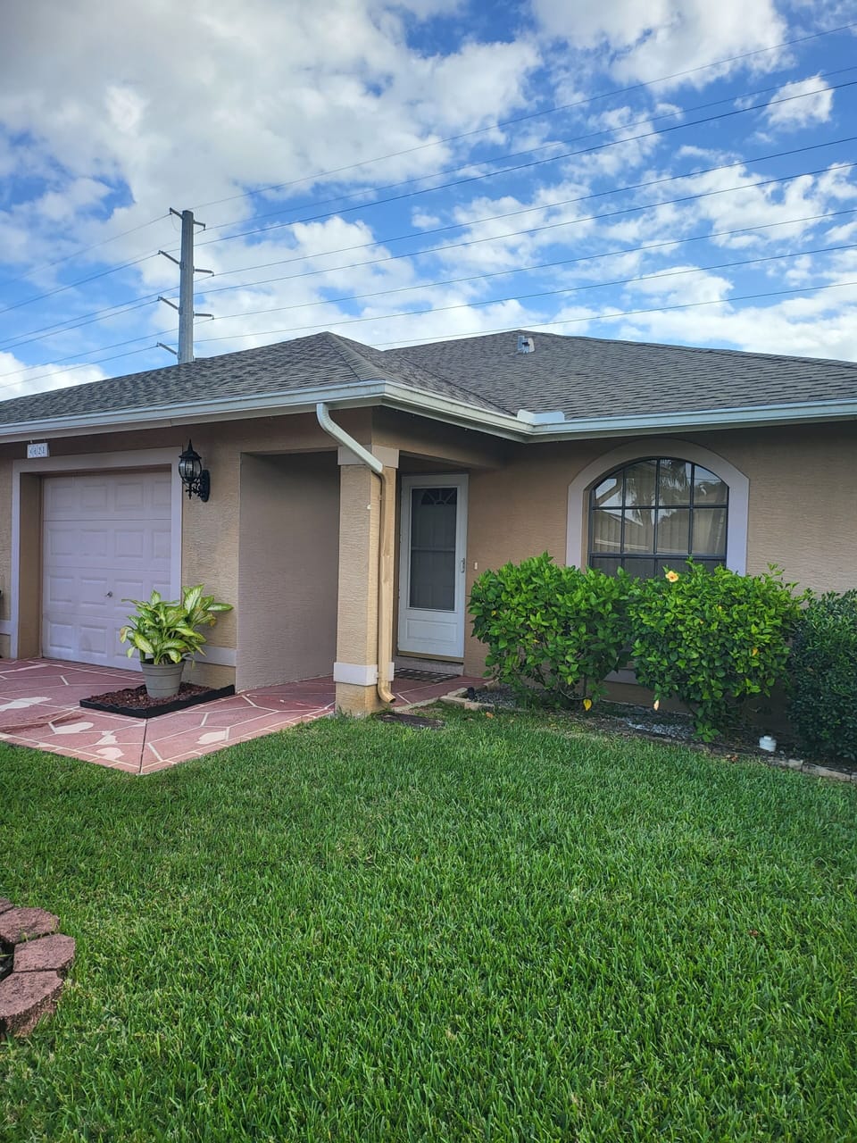 Located in a nice quiet residential neighborhood near a Publix Grocery store.