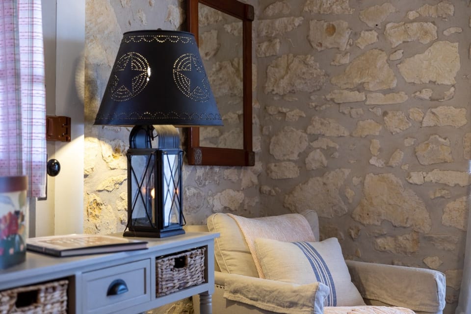 Antique reproduction lamp