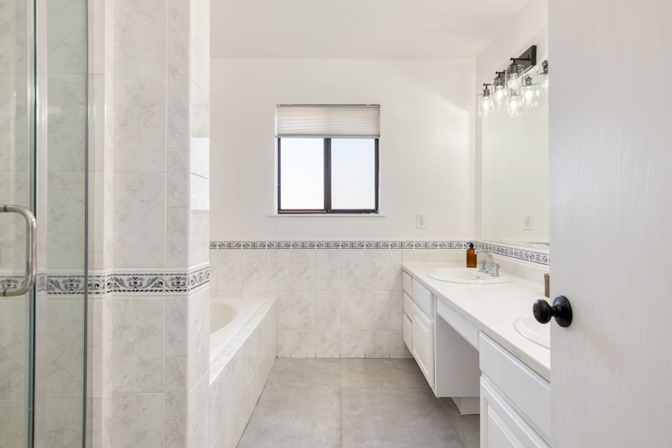 Primary ensuite.
