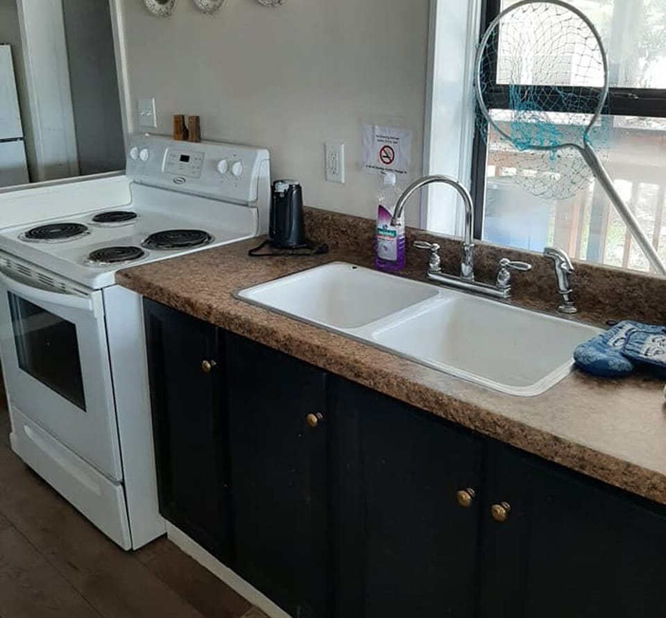 Kitchen amenities. 