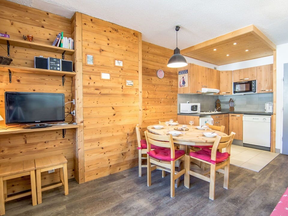 Room, Furniture, Property, Building, House, Interior Design, Kitchen, Hardwood, Table, Floor