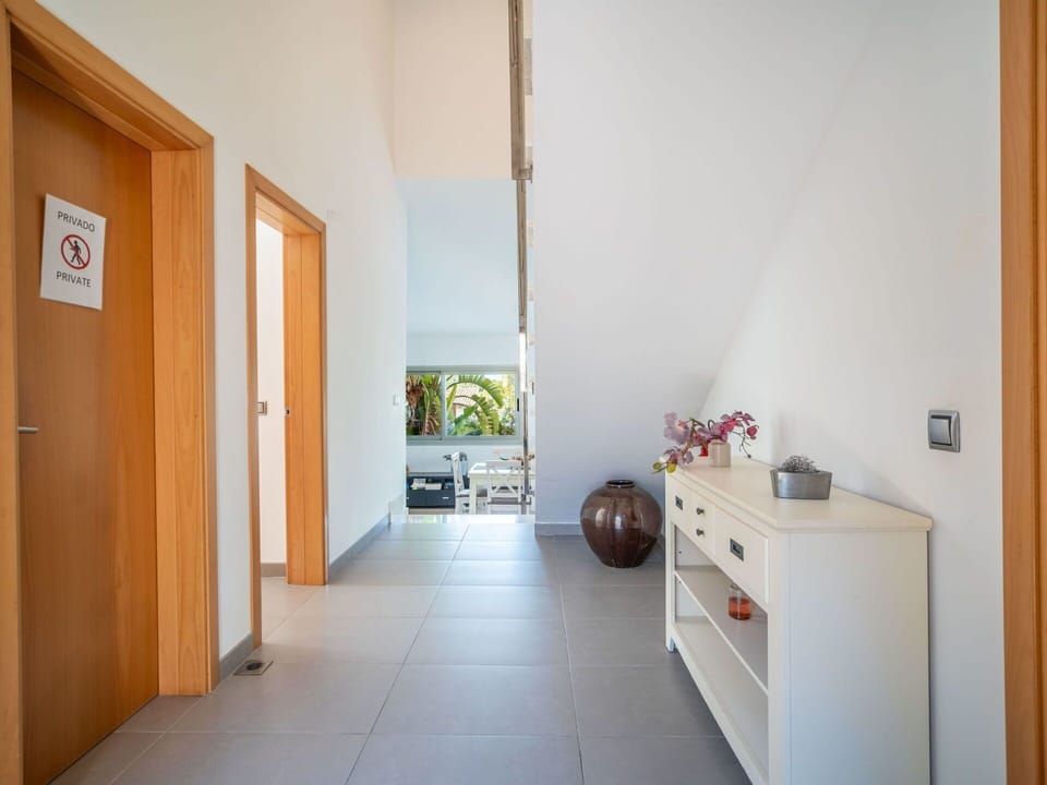 Flooring, Wall, Floor, Interior Design, Wood, Ceiling, Lighting, Door, Wood Flooring, Home