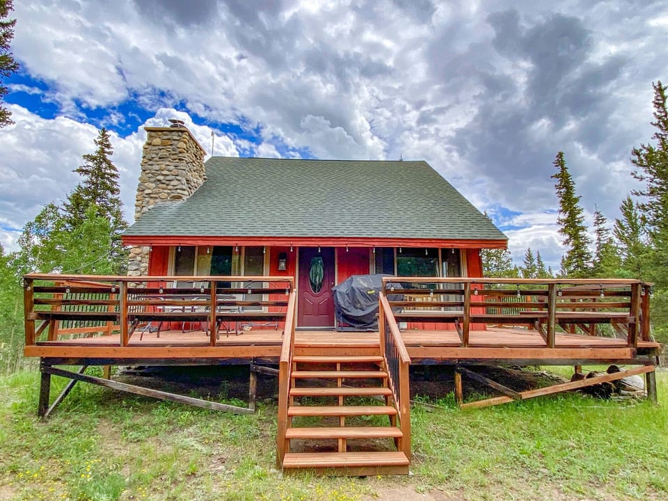 Welcome to Creekside Mountain Cabin!