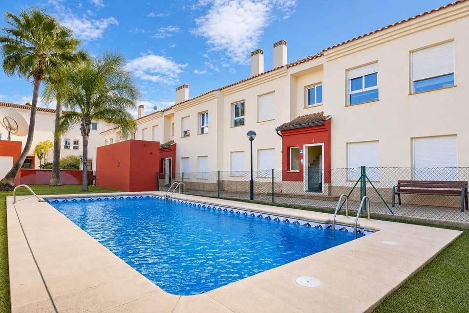 Communal swimming pool