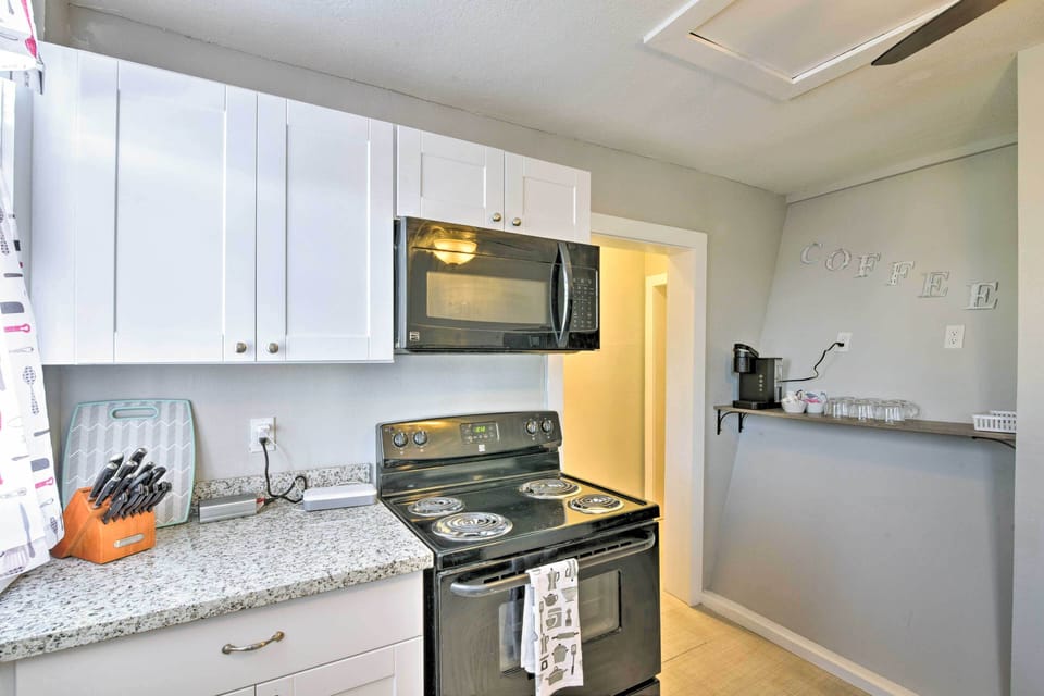 Kitchen | Toaster | Toaster Oven | Keurig Coffee Maker | Tea Kettle