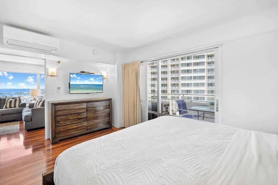 Relaxing Master's Bedroom
