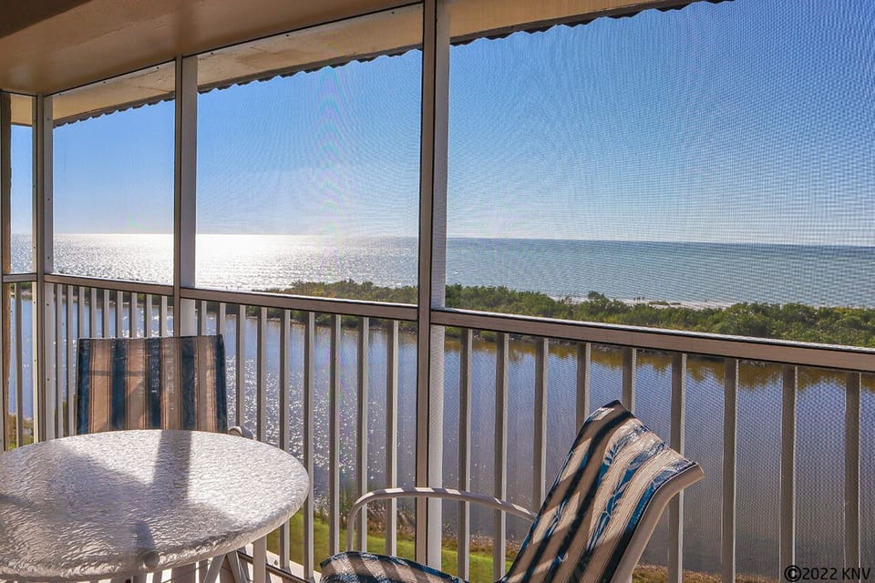 Million $ View from the 7th Floor