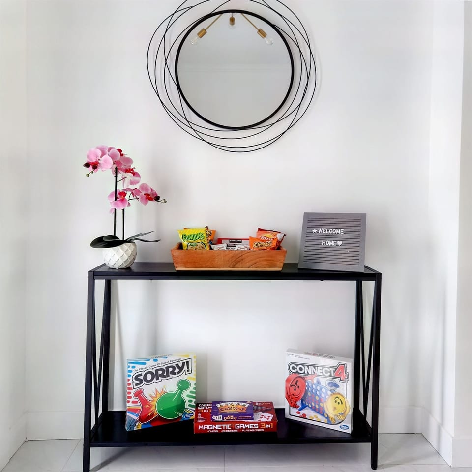 Step inside to find a thoughtful spread of snacks, games & local touches the perfect invitation to settle in and stay awhile. Board games, checkers, chess and playing cards for a fun-filled family & friends game night.