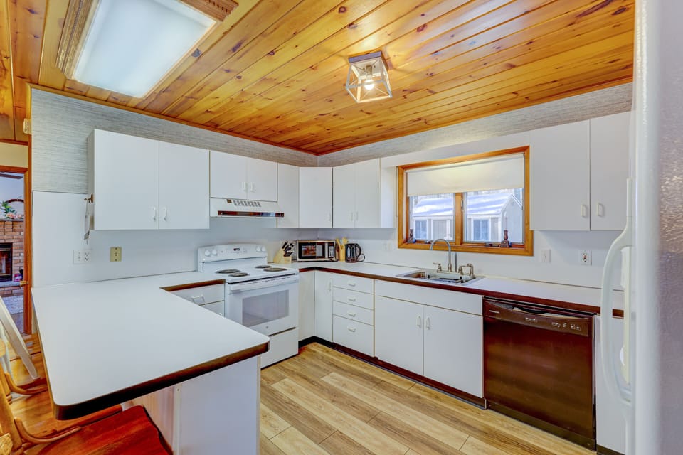 Kitchen (2) 