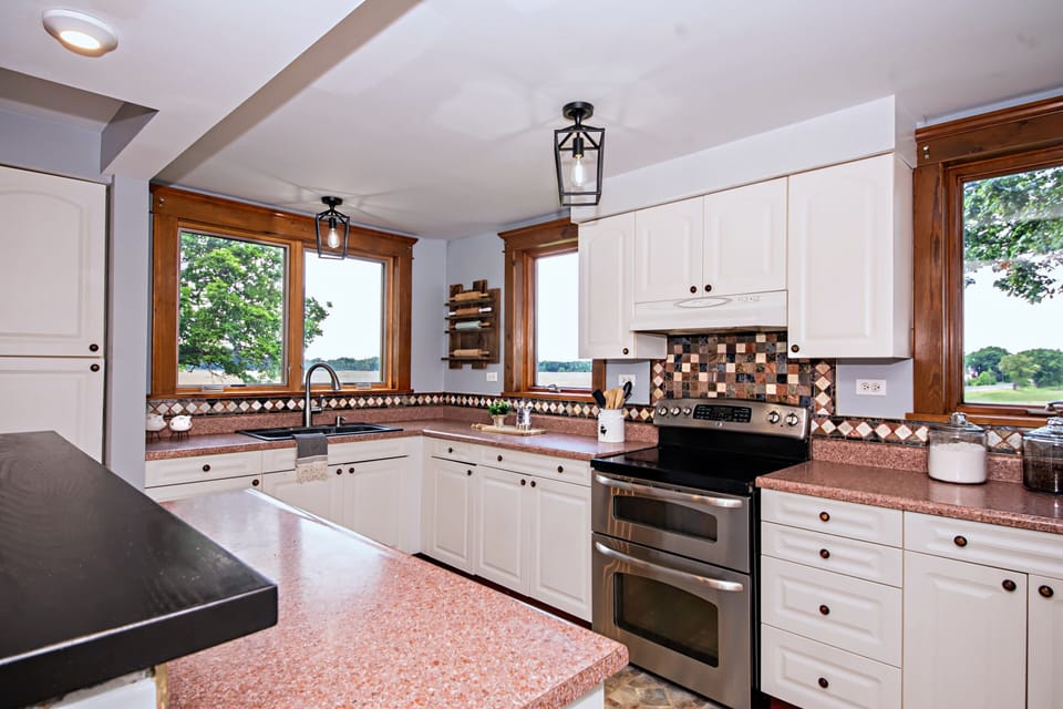 Fully-stocked kitchen for everyday needs