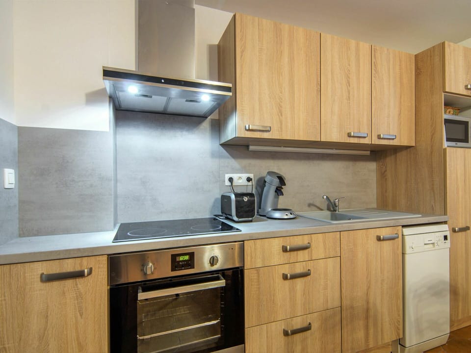 Cabinetry, Countertop, Property, Building, Furniture, Kitchen Appliance, Kitchen Stove, Kitchen, Drawer, Kitchen Sink