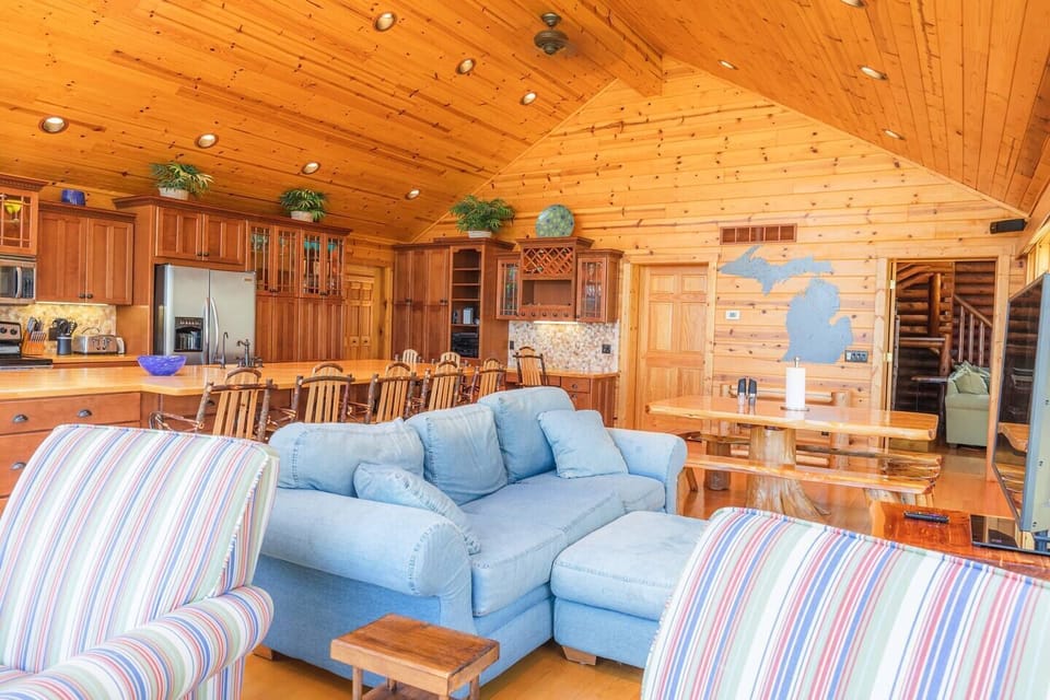 Kitchen seating area