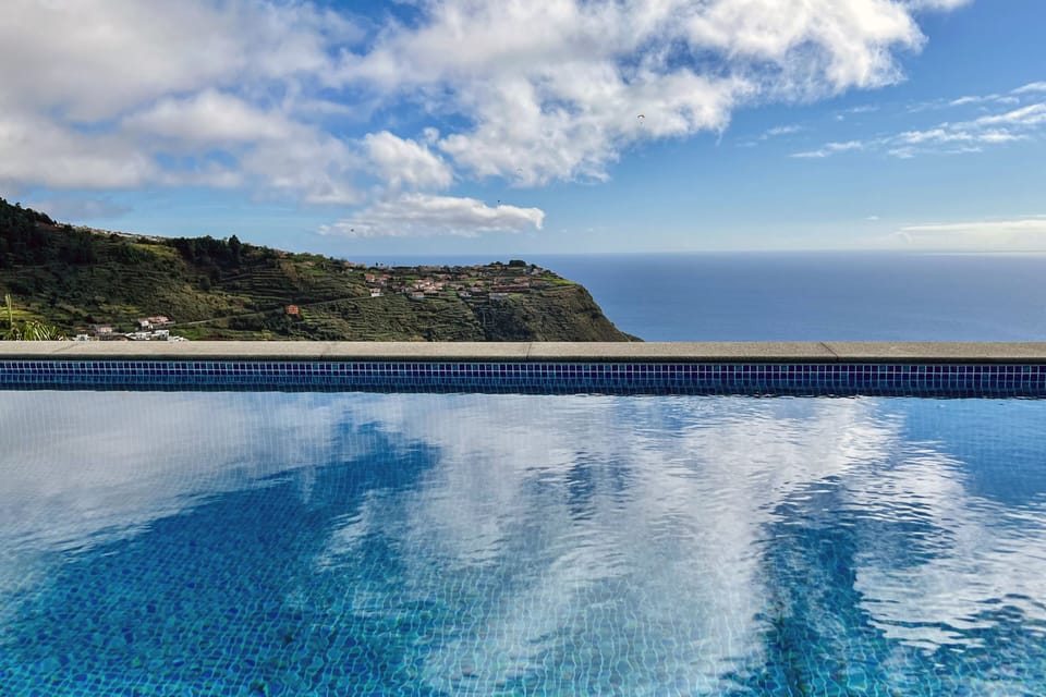 Infinity - like heated salt water pool 3.5 x 10 meter - depth 150 cm x 180 cm 